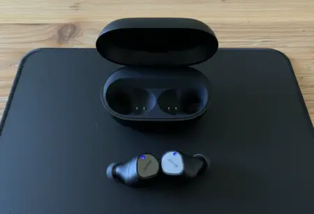 Jabra elite 7 pro not charging